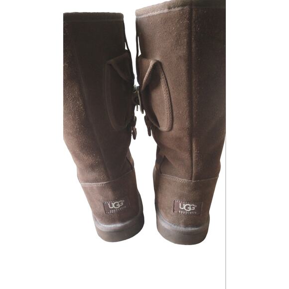 UGG Australia 1895 Brown Retro Cargo Boots
Size 5 - Picture 4 of 12